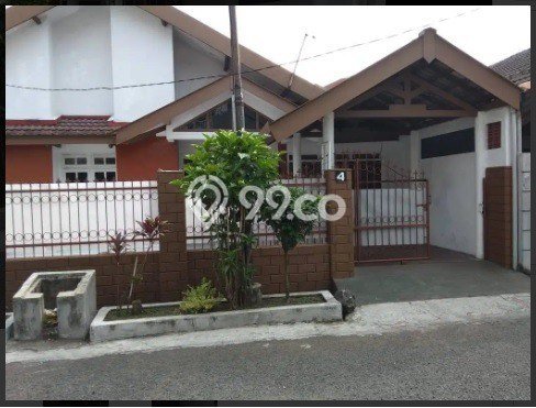 Rumah kawasan Gayungan, Surabaya, LT 240m2m² LB 200m2m² Rumah kawasan Gayungan, Surabaya, LT 240m2m² LB 200m2m²