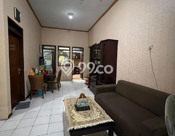 Dijual Rumah 4 Kamar Lokasi Ideal Bagus dan Strategis di Wiyung Dijual Rumah 4 Kamar Lokasi Ideal Bagus dan Strategis di Wiyung