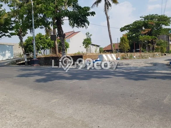 Tanah Disewa di Genuksari Strategis dan Memiliki Luas 520m2 Tanah Disewa di Genuksari Strategis dan Memiliki Luas 520m2