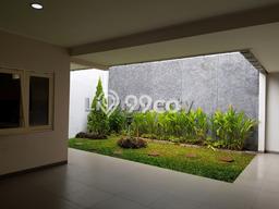 Lokasi strategis! Rumah siap pakai disewakan di Semarang Barat LB 250m2 Lokasi strategis! Rumah siap pakai disewakan di Semarang Barat LB 250m2