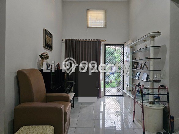 Rumah Luas Asri 3 KT Siap Huni di Graha Padma Semarang Rumah Luas Asri 3 KT Siap Huni di Graha Padma Semarang