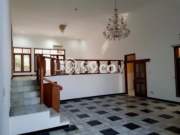 Rumah Cantik Siap Pakai Di Candisari Luas 500m2 Aman Rumah Cantik Siap Pakai Di Candisari Luas 500m2 Aman