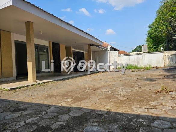 Lokasi terbaik! Rumah siap pakai dikontrakkan di Semarang Barat LB 500m2 Lokasi terbaik! Rumah siap pakai dikontrakkan di Semarang Barat LB 500m2