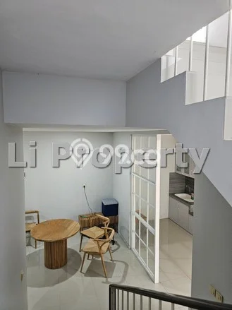 Disewakan! Rumah 3 Kamar Tidur &
2 Kamar Mandi di Bukit Sari, Semarang Disewakan! Rumah 3 Kamar Tidur &
2 Kamar Mandi di Bukit Sari, Semarang