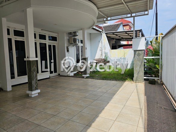Dijual Cepat Rumah Bagus Siap Huni LB 120m2 di Banyumanik, Semarang Dijual Cepat Rumah Bagus Siap Huni LB 120m2 di Banyumanik, Semarang