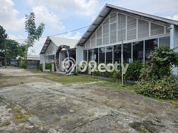 Unit Gudang Disewa Lokasi Mijen, Semarang Spesifikasi Luas Bangunan 1166m2 Unit Gudang Disewa Lokasi Mijen, Semarang Spesifikasi Luas Bangunan 1166m2