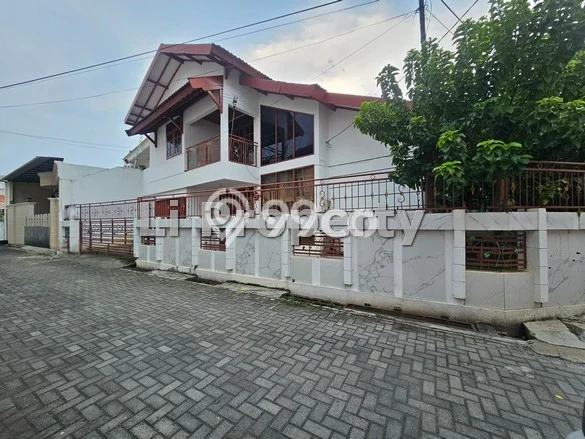 Rumah Cantik Siap Huni Di Semarang Tengah Luas 200m2 Lokasi Strategis Rumah Cantik Siap Huni Di Semarang Tengah Luas 200m2 Lokasi Strategis