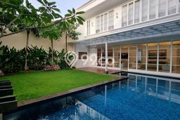 Jual Rumah Luas Megah Dengan View Eksklusif di Kemang, Jakarta Selatan Jual Rumah Luas Megah Dengan View Eksklusif di Kemang, Jakarta Selatan