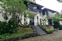 Hunian Modern dengan LT 400m2 & LB 550m2 Dikontrakkan di Pejaten Hunian Modern dengan LT 400m2 & LB 550m2 Dikontrakkan di Pejaten