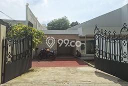 Disewakan! Rumah 4 Kamar Tidur &
3 Kamar Mandi di Kemang, Jakarta Selatan Disewakan! Rumah 4 Kamar Tidur &
3 Kamar Mandi di Kemang, Jakarta Selatan