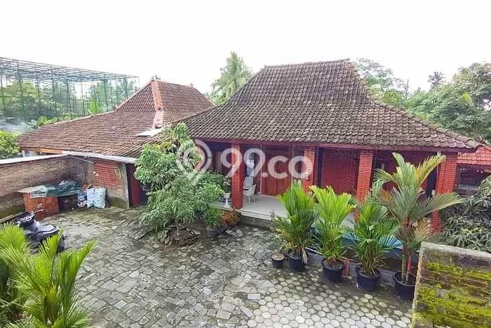 Rumah Berkualitas area Pakem, Sleman, Luas 595m² LB 300m² - BISA KPR! Rumah Berkualitas area Pakem, Sleman, Luas 595m² LB 300m² - BISA KPR!