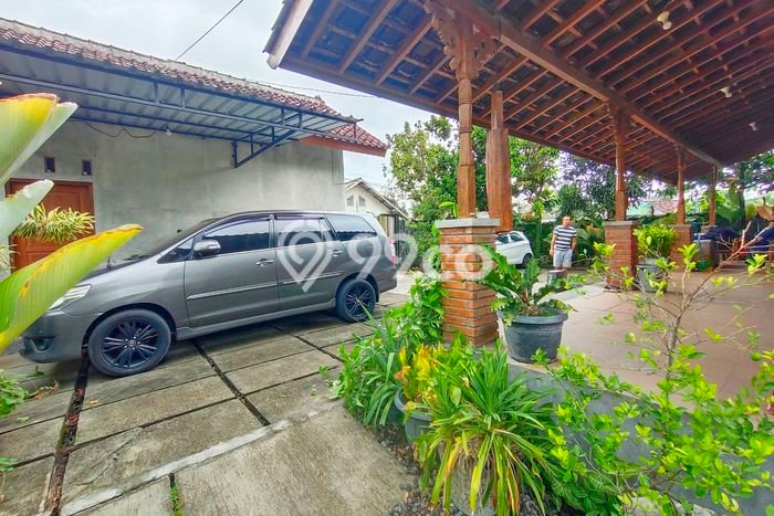 BEST PRICE! Rumah Berkualitas area Pajangan, Luas 671m2m² Bangunan 200m2m² BEST PRICE! Rumah Berkualitas area Pajangan, Luas 671m2m² Bangunan 200m2m²