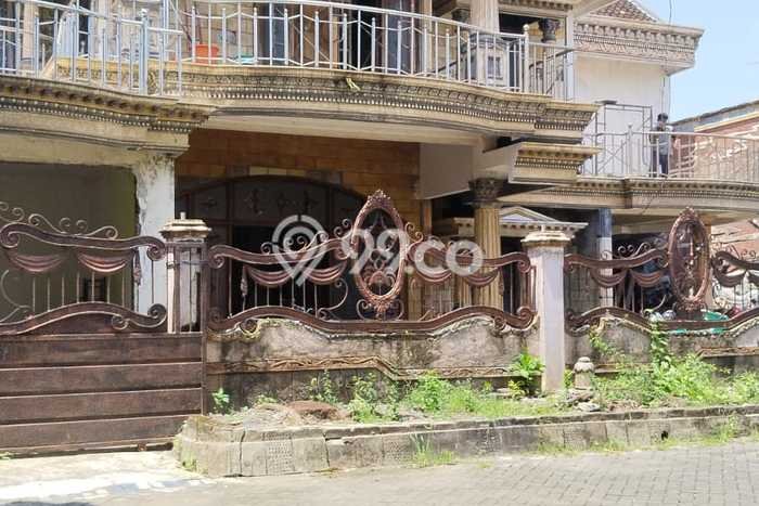 Rumah Elit LB 700m2 Siap Pakai Desain Elegan di Sidoarjo, Surabaya Rumah Elit LB 700m2 Siap Pakai Desain Elegan di Sidoarjo, Surabaya