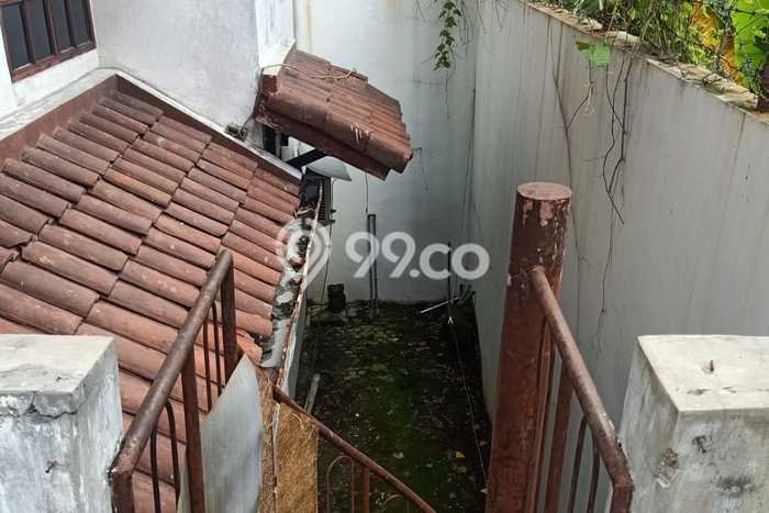 Rumah Elit Modern Siap Huni di Kutisari Surabaya Rumah Elit Modern Siap Huni di Kutisari Surabaya