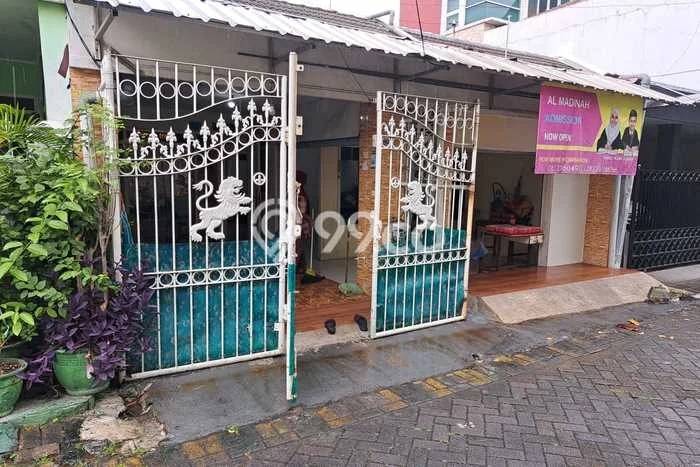 Lokasi terbaik! Rumah siap huni disewakan di Dukuh Pakis LB 120m2 Lokasi terbaik! Rumah siap huni disewakan di Dukuh Pakis LB 120m2
