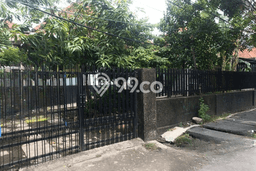 Hunian Mewah Siap Huni LT 365m2 di Wonokromo, Surabaya Hunian Mewah Siap Huni LT 365m2 di Wonokromo, Surabaya