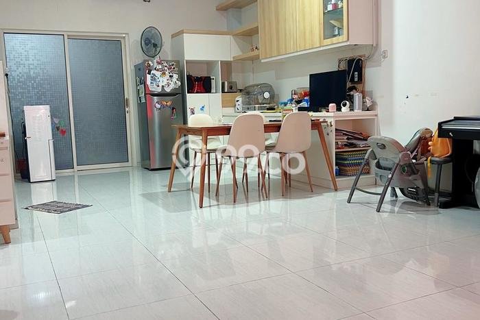 Rumah lokasi Waru, Surabaya, Luas 140m2m² Bangunan 150m2m² Rumah lokasi Waru, Surabaya, Luas 140m2m² Bangunan 150m2m²