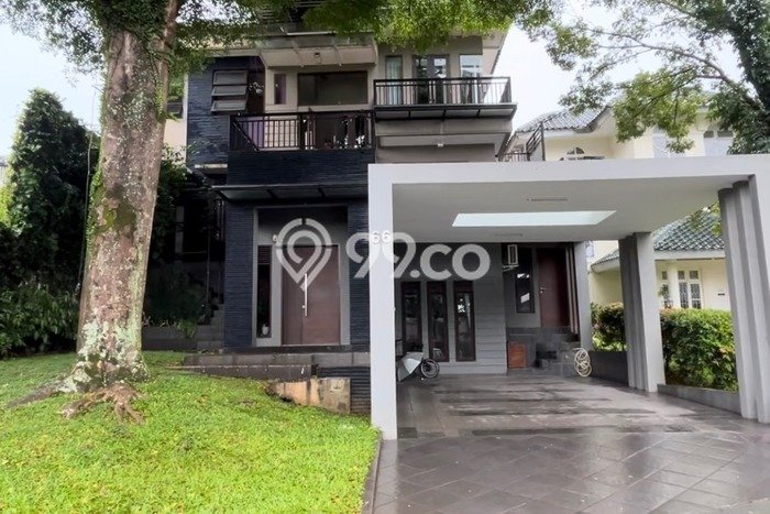 Rumah Luxury Modern Siap Huni di Sentul City Bogor Rumah Luxury Modern Siap Huni di Sentul City Bogor