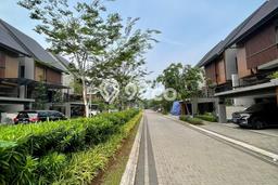 Rumah Elit Modern Siap Huni di BSD Green Wich Tangerang Rumah Elit Modern Siap Huni di BSD Green Wich Tangerang