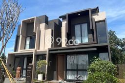 Rumah Strategis Modern Lb 52m2 di BSD, Tangerang Selatan Rumah Strategis Modern Lb 52m2 di BSD, Tangerang Selatan