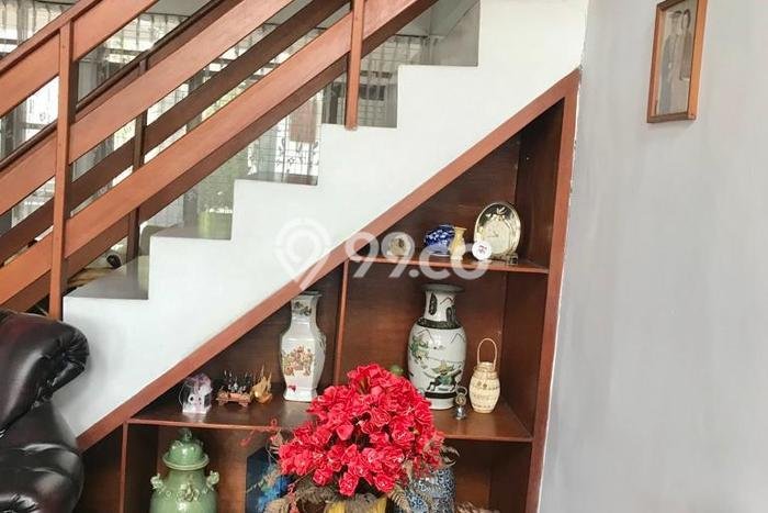 Rumah Elit LB 350m2 Siap Pakai Desain Elegan di Parongpong, Bandung Rumah Elit LB 350m2 Siap Pakai Desain Elegan di Parongpong, Bandung