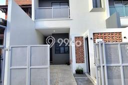 For Sale Rumah 3 Kamar Lokasi Ideal Bagus dan Strategis di Ciputat For Sale Rumah 3 Kamar Lokasi Ideal Bagus dan Strategis di Ciputat