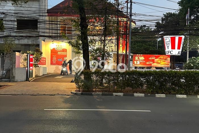 Area Ramai! Kantor Dijual di Kebayoran Baru untuk Bisnis Luas Bangunan 550m2 Area Ramai! Kantor Dijual di Kebayoran Baru untuk Bisnis Luas Bangunan 550m2