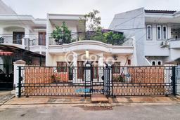Dijual Rumah Taman Aries Meruya Luas 161m2 Semi Furnish Siap Huni Dijual Rumah Taman Aries Meruya Luas 161m2 Semi Furnish Siap Huni