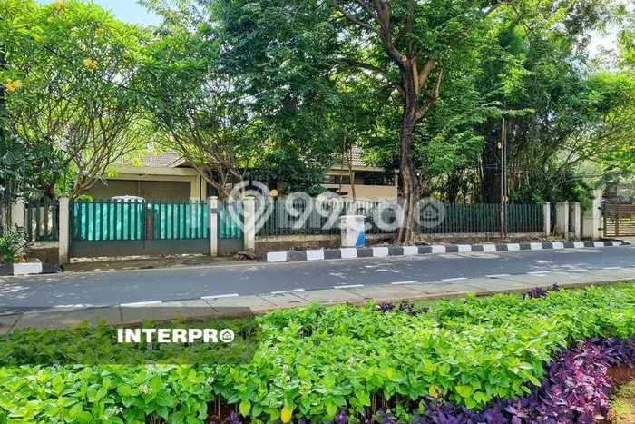 Ready to Use! Luxury House LT 716m2 Desain Elegan di Permata Hijau Ready to Use! Luxury House LT 716m2 Desain Elegan di Permata Hijau