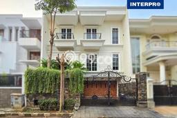 Rumah 3 Lantai Full Marmer 10x20 di Taman Permata Buana Rumah 3 Lantai Full Marmer 10x20 di Taman Permata Buana
