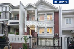 INVESTASI CERDAS! Rumah Exclusive Permata Buana, Jakarta Barat, Luas Tanah 230m² Luas Bangunan 320m² INVESTASI CERDAS! Rumah Exclusive Permata Buana, Jakarta Barat, Luas Tanah 230m² Luas Bangunan 320m²
