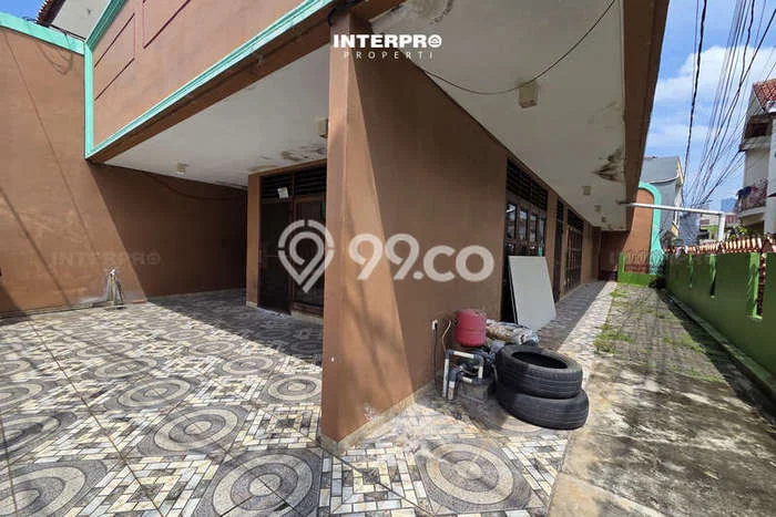 Disewakan! Rumah 9 Kamar Tidur &
8 Kamar Mandi di Slipi, Jakarta Barat Disewakan! Rumah 9 Kamar Tidur &
8 Kamar Mandi di Slipi, Jakarta Barat