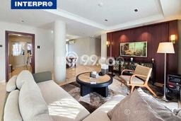 Unit Apartemen Luxury Dijual di Kembangan dengan 3 BR Unit Apartemen Luxury Dijual di Kembangan dengan 3 BR