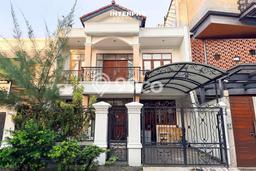 For Sale! Luxury House LT 160m2 Desain Elegan di Permata Buana For Sale! Luxury House LT 160m2 Desain Elegan di Permata Buana