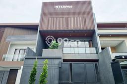 Dijual Rumah Luas Elegan Dengan View Eksklusif di Permata Buana, Jakarta Barat Dijual Rumah Luas Elegan Dengan View Eksklusif di Permata Buana, Jakarta Barat