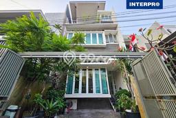 Hunian Nyaman 3 KT di Puri Indah, Jakarta Barat - Luas Tanah 140m² Hunian Nyaman 3 KT di Puri Indah, Jakarta Barat - Luas Tanah 140m²