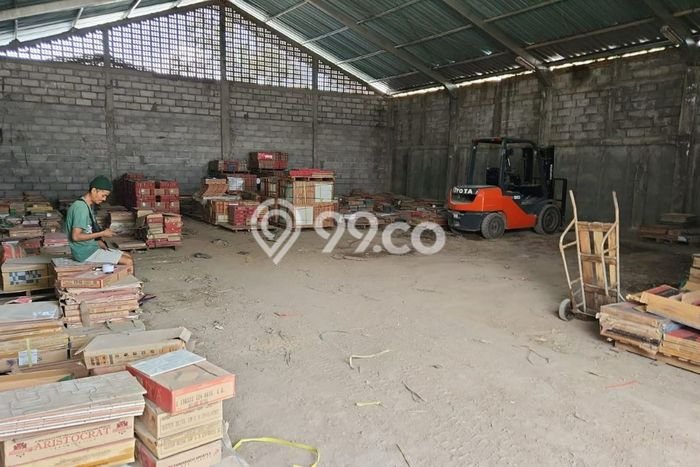 Gudang disewakan di Mlati Sleman dengan luas bangunan 250m2 Gudang disewakan di Mlati Sleman dengan luas bangunan 250m2