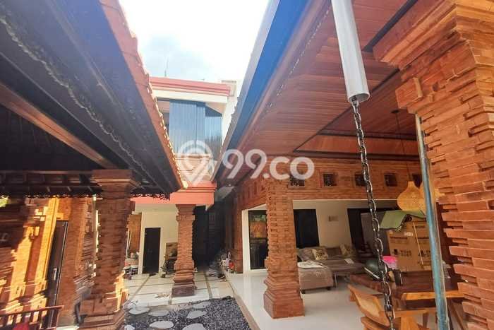 LOKASI STRATEGIS! Vila di Ubud, Dimensi 200m2m², Pemandangan Indah sekitar LOKASI STRATEGIS! Vila di Ubud, Dimensi 200m2m², Pemandangan Indah sekitar