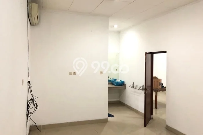 Jual Rumah Eksklusif 3 KT di Taman Kota, Jakarta Barat Jual Rumah Eksklusif 3 KT di Taman Kota, Jakarta Barat