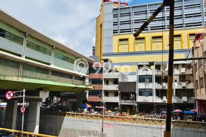 Unit Komersial Paling Strategis di Tanah Abang Jakarta Pusat dengan LB 4m2 Unit Komersial Paling Strategis di Tanah Abang Jakarta Pusat dengan LB 4m2