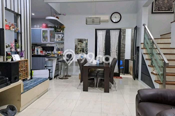 Hunian Eksklusif Dijual LT 145m2 di Kebon Jeruk, Jakarta Barat Hunian Eksklusif Dijual LT 145m2 di Kebon Jeruk, Jakarta Barat