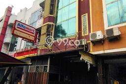 LOKASI SUPER STRATEGIS! Ruko di Cengkareng, Luas 400m², Ramai Pembeli LOKASI SUPER STRATEGIS! Ruko di Cengkareng, Luas 400m², Ramai Pembeli