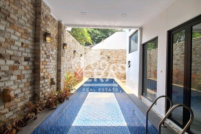 Rumah Mewah Siap Huni LT 300m2 di Kebayoran Lama, Jakarta Selatan Rumah Mewah Siap Huni LT 300m2 di Kebayoran Lama, Jakarta Selatan