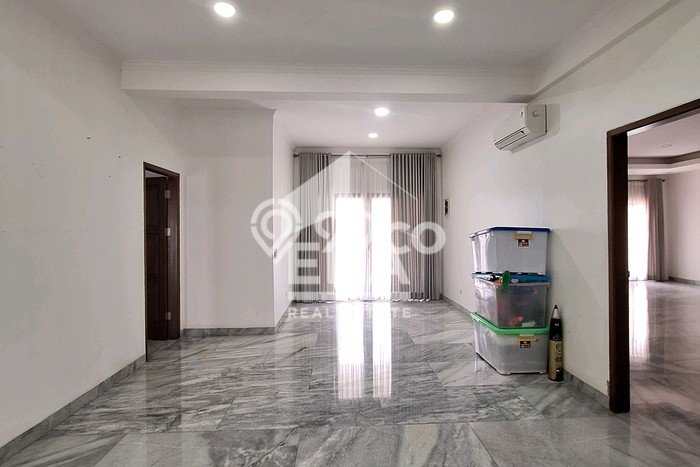 Rumah Mewah Siap Huni LT 300m2 di Kebayoran Lama, Jakarta Selatan Rumah Mewah Siap Huni LT 300m2 di Kebayoran Lama, Jakarta Selatan