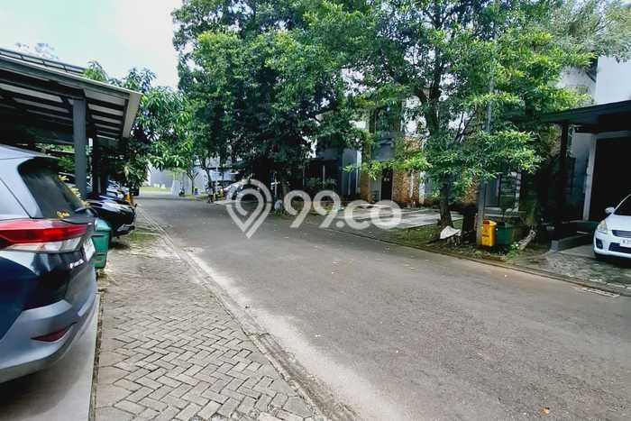 Jual Rumah Strategis Bagus Punya 2 KT di BSD Tangerang Selatan SHM Jual Rumah Strategis Bagus Punya 2 KT di BSD Tangerang Selatan SHM