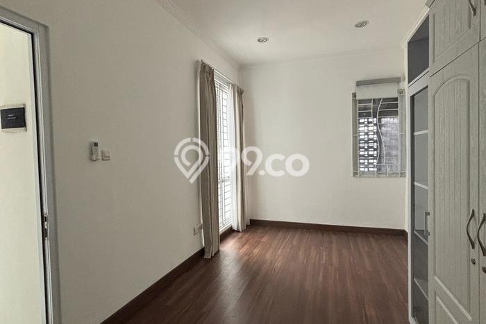 For Sale Hunian Rumah Terawat 3 Kamar di BSD, Tangerang For Sale Hunian Rumah Terawat 3 Kamar di BSD, Tangerang