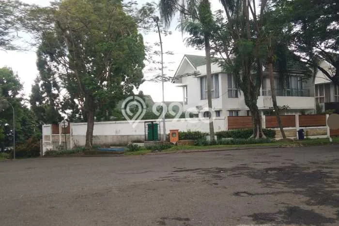 Ready to Use! Luxury House LT 495m2 Desain Elegan di Sentul Ready to Use! Luxury House LT 495m2 Desain Elegan di Sentul