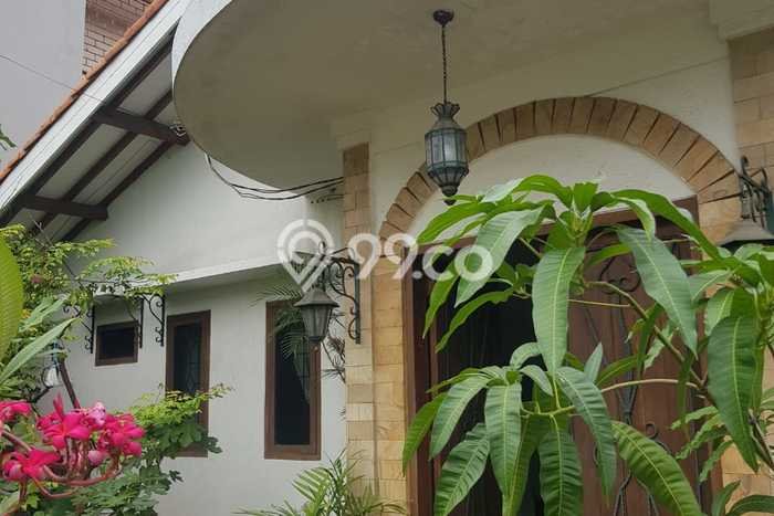 Dijual Rumah Premium dengan Fasilitas Sekitar Komplit di Pulo Gadung, Jakarta Timur Dijual Rumah Premium dengan Fasilitas Sekitar Komplit di Pulo Gadung, Jakarta Timur