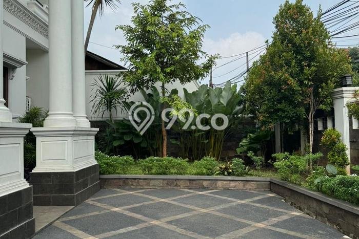 Jual Rumah Mewah Elegan Dengan View Eksklusif di Bambu Apus, Jakarta Timur Jual Rumah Mewah Elegan Dengan View Eksklusif di Bambu Apus, Jakarta Timur