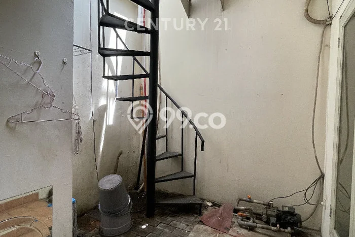 Disewakan Rumah Murah di Pondok Indah Jakarta Selatan dengan 3 KT Disewakan Rumah Murah di Pondok Indah Jakarta Selatan dengan 3 KT